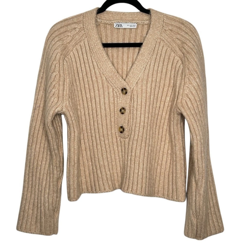 Zara Beige Ribbed Fuzzy Knit V-Neck Long Sleeved Heavyweight Pullover Sz S
